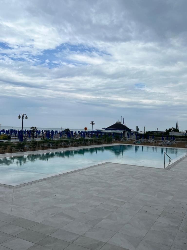Residence Penelope - Walterigato Apartments Solo Per Famiglie Lido di Jesolo Luaran gambar